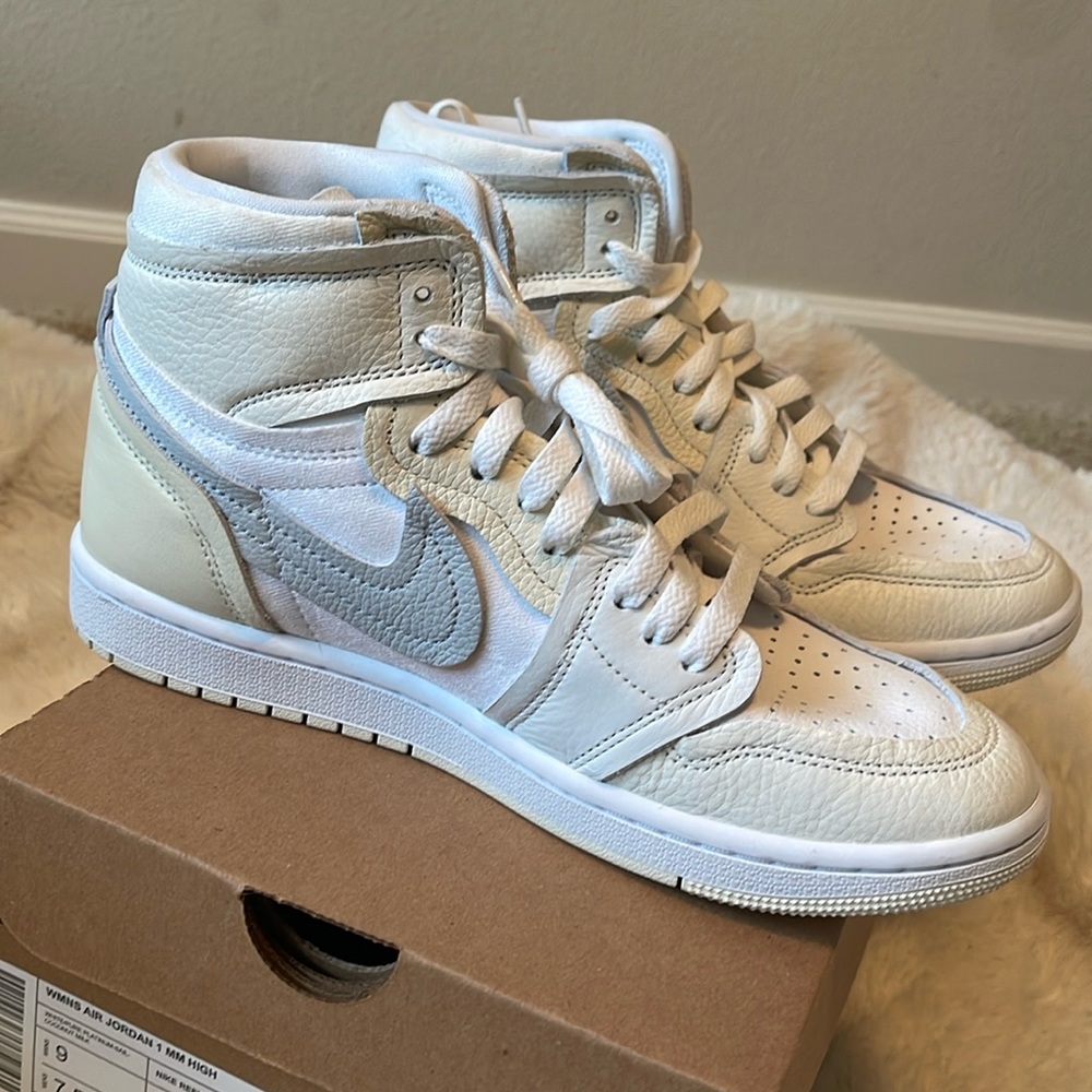Women’s Air Jordan 1 MM High Size 9